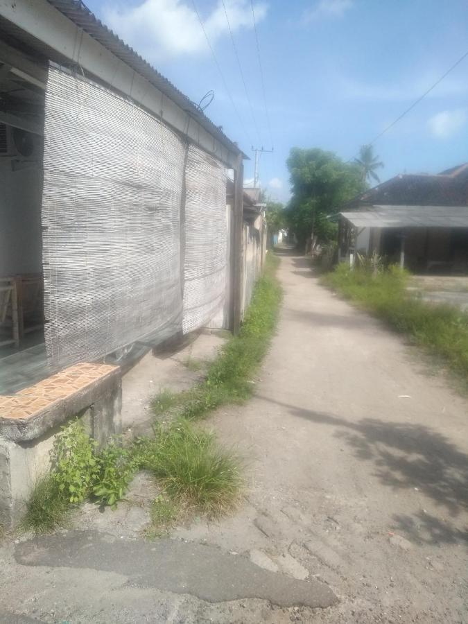 Family Bungalow Gili Meno Exterior photo