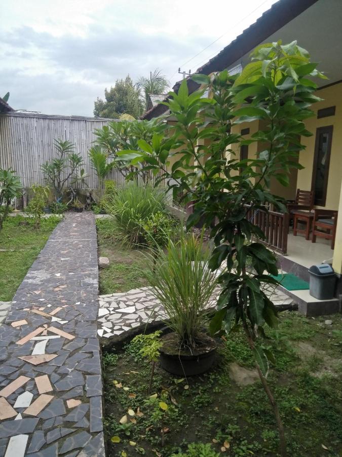 Family Bungalow Gili Meno Exterior photo