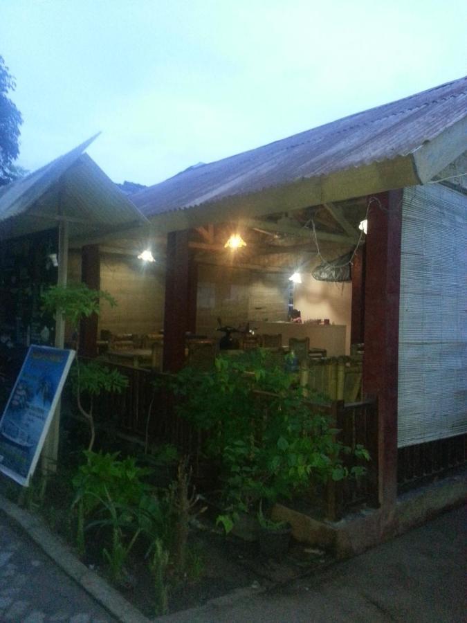 Family Bungalow Gili Meno Exterior photo