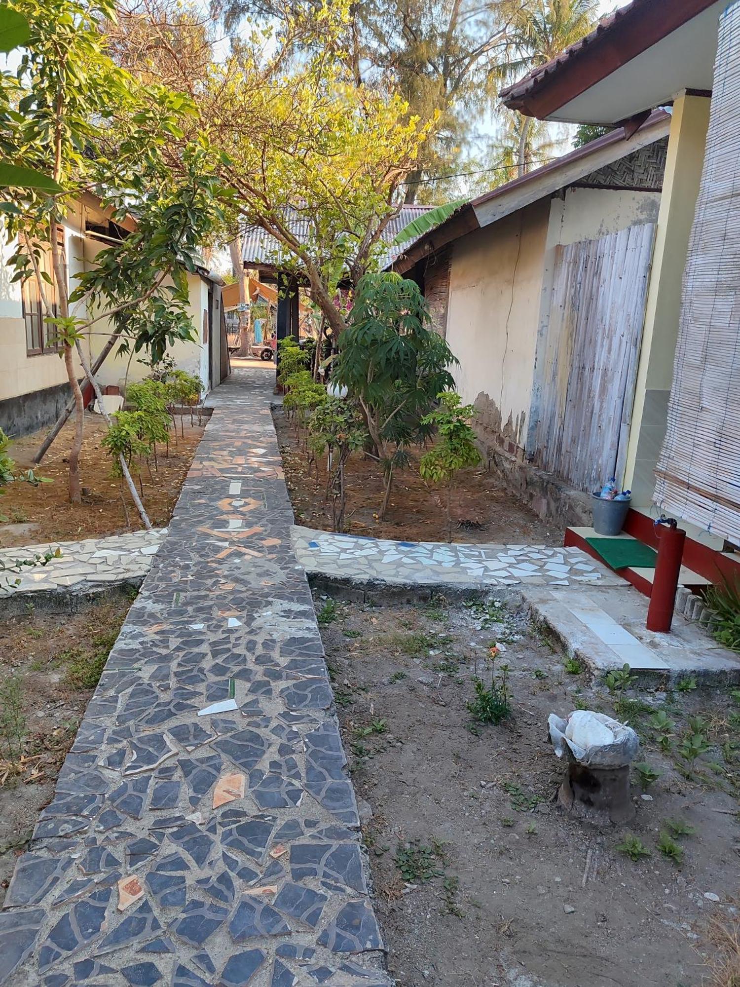 Family Bungalow Gili Meno Exterior photo